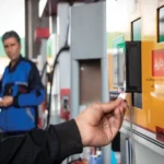 بر اساس مصوبه جدید هیئت وزیران از نیمه دوم آذرماه ۱۴۰۴، نرخ سوم سوخت‌گیری خودروها با جایگاه‌ها ۵۰۰۰ تومان تعیین شده است.