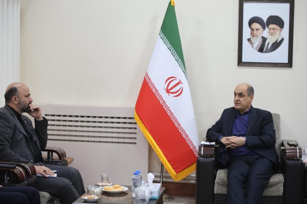 دکتر هادی حق شناس