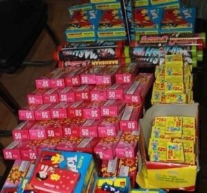 کشف بيش از 8 هزار عدد مواد محترقه غير مجاز در تالش