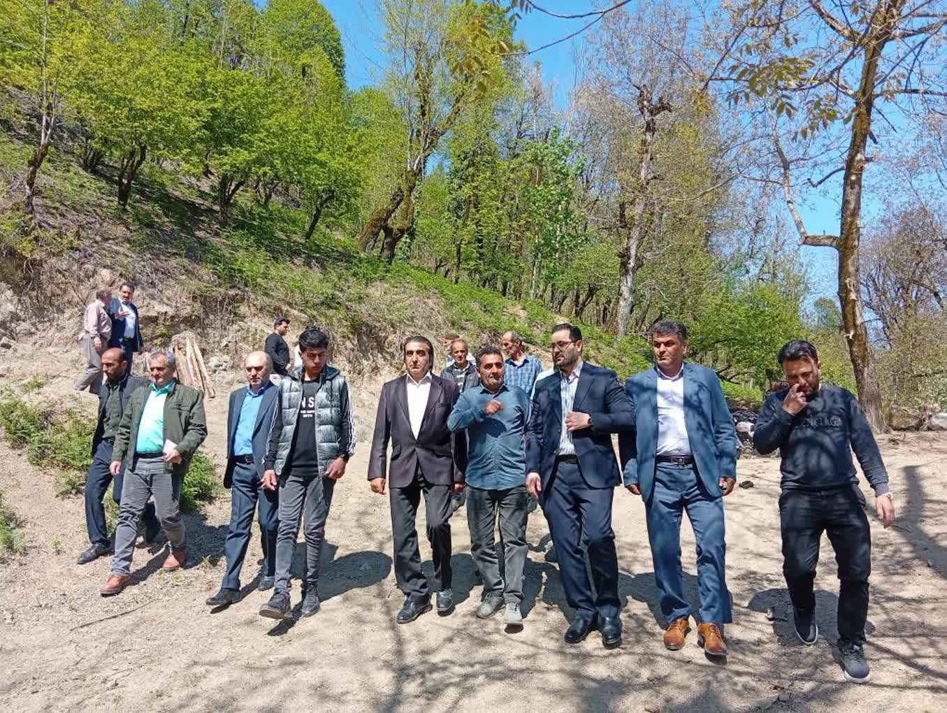 بازدید یاسر اسلامدوست از پروژه برق رسانی بخش حویق