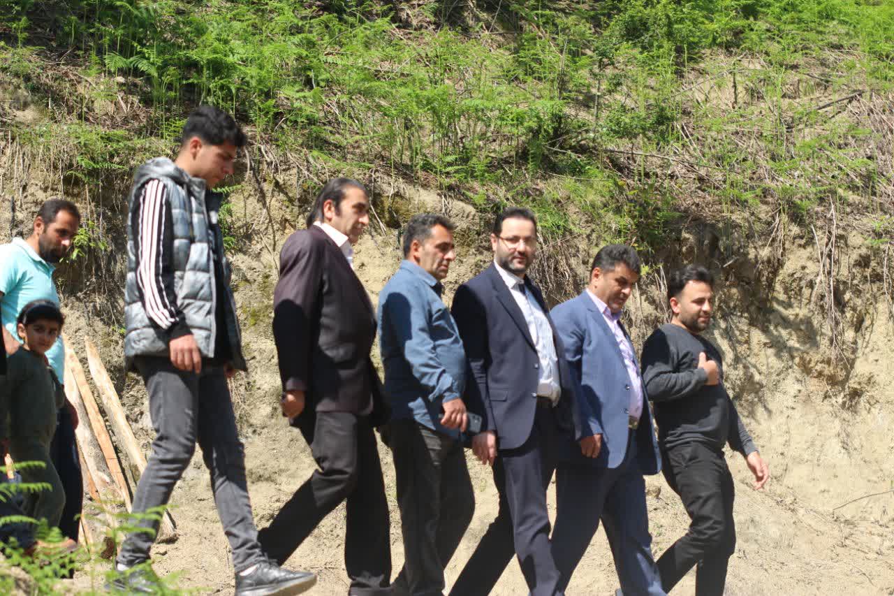بازدید یاسر اسلامدوست از پروژه برق رسانی بخش حویق