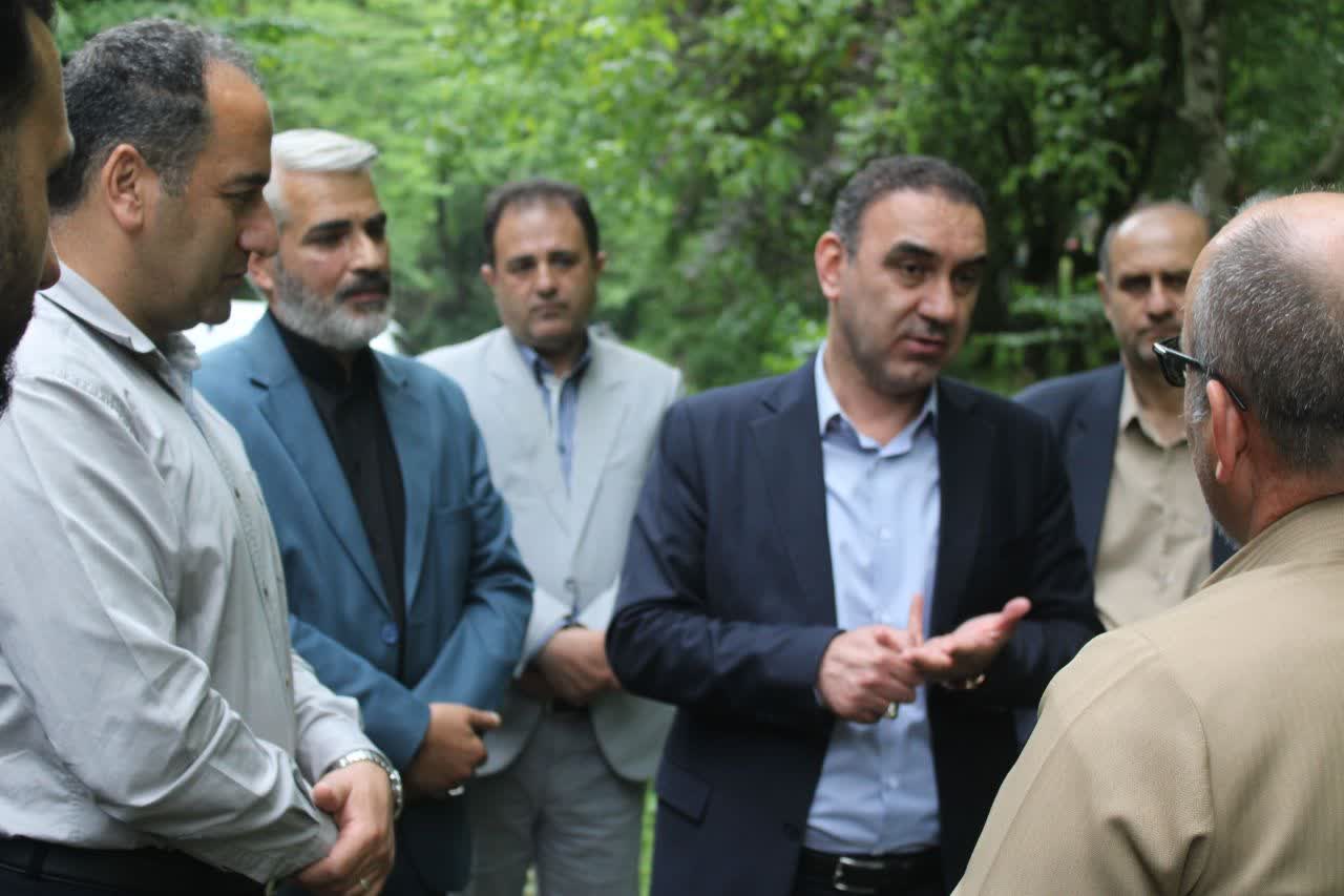 بازدید میدانی فرماندار رضوانشهر از مسیر آبشار ویسادار